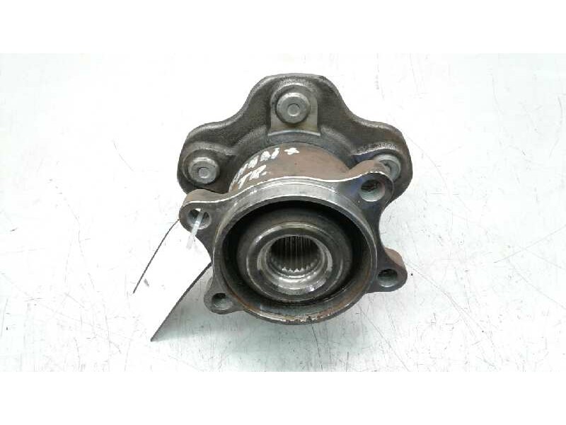 Recambio de buje trasero izquierdo para nissan qashqai (j10) 2.0 16v cat referencia OEM IAM   117835