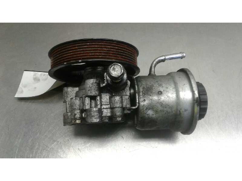 Recambio de bomba direccion para toyota avensis berlina (t25) 2.2 d-4d executive berlina (5-ptas.) referencia OEM IAM U7D22705  