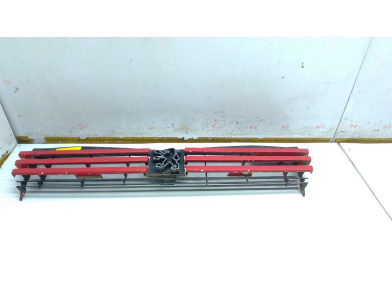 Recambio de rejilla delantera para peugeot 205 ii (20a/c) 1.7 diesel referencia OEM IAM 9253108580  