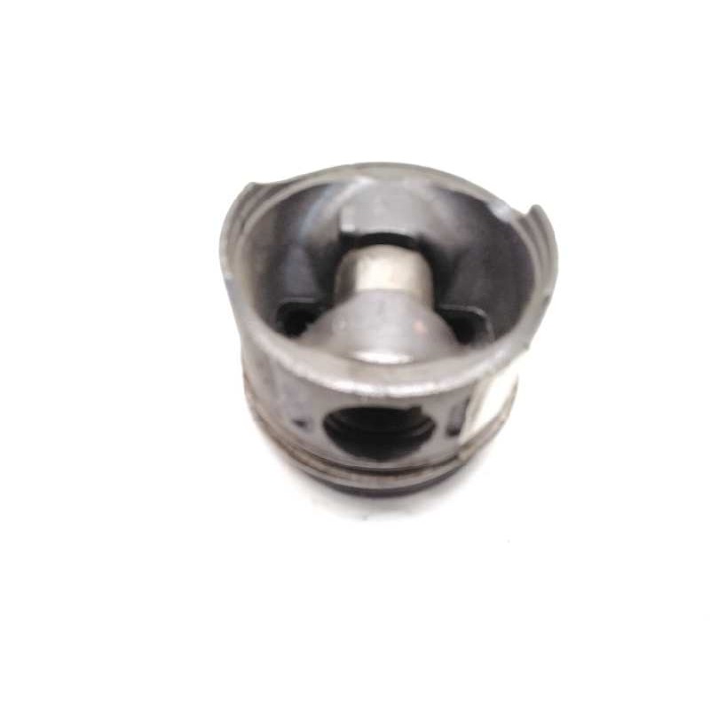 Recambio de piston para mercedes clase c (w203) berlina 2.7 cdi 20v cat referencia OEM IAM   118140