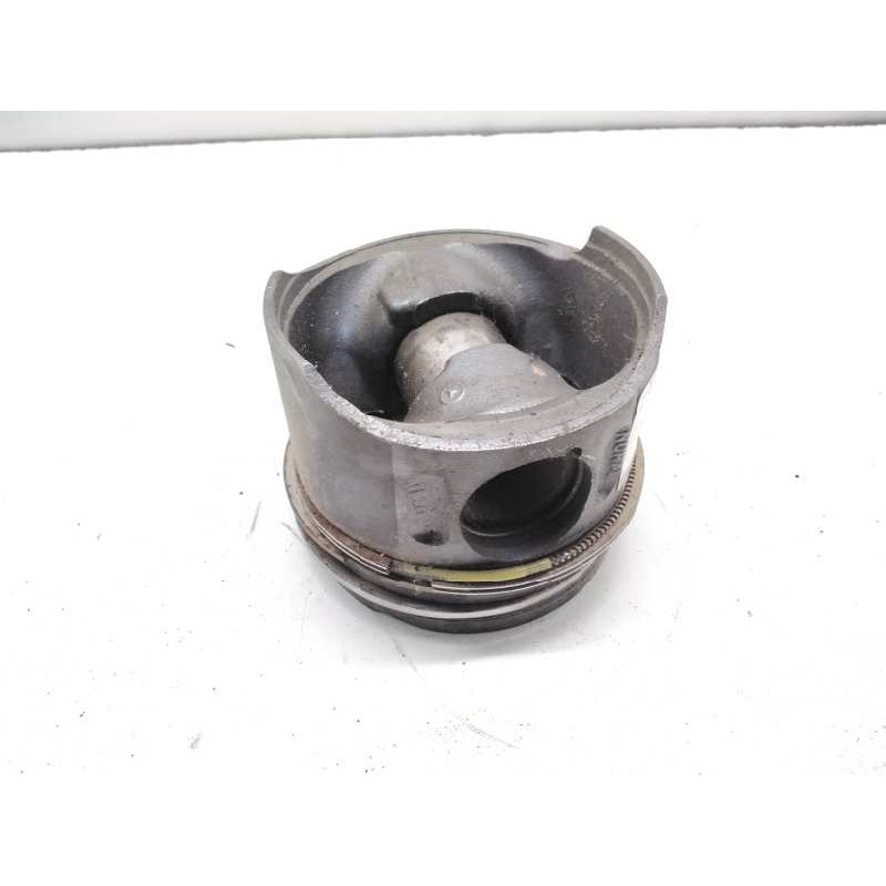 Recambio de piston para mercedes clase c (w203) berlina 2.7 cdi 20v cat referencia OEM IAM   118140