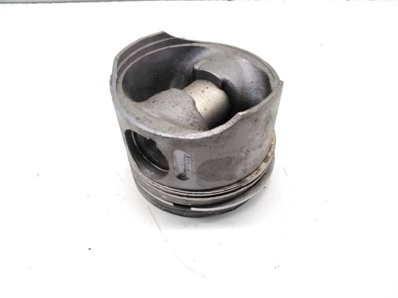Recambio de piston para mercedes clase c (w203) berlina 2.7 cdi 20v cat referencia OEM IAM   118140