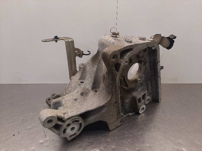 Recambio de soporte bomba inyeccion para opel zafira b enjoy referencia OEM IAM C2412A  