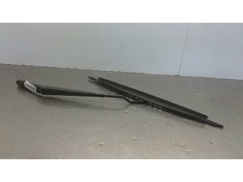 Recambio de brazo limpia delantero derecho para volvo xc90 d5 referencia OEM IAM 8693600  