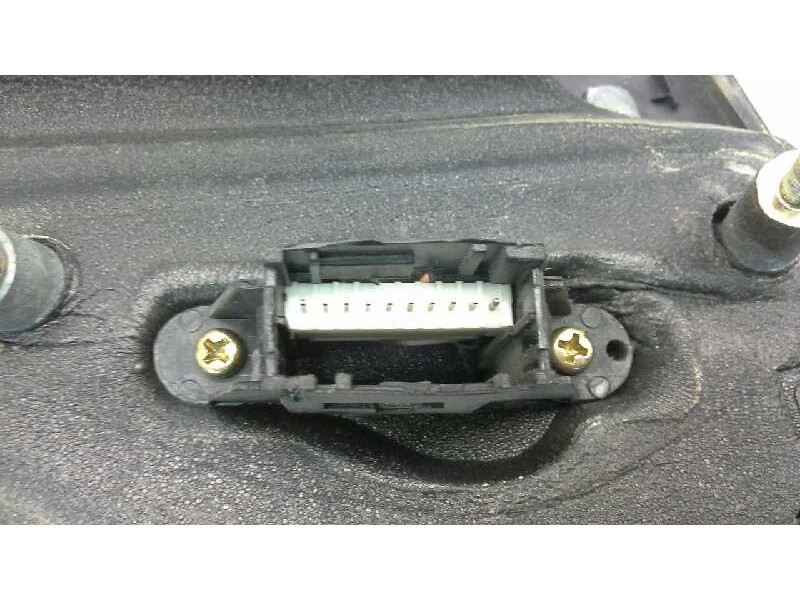 Recambio de retrovisor derecho para renault megane i fase 2 berlina (ba0) 1.9 dci privilege referencia OEM IAM 7700431470  