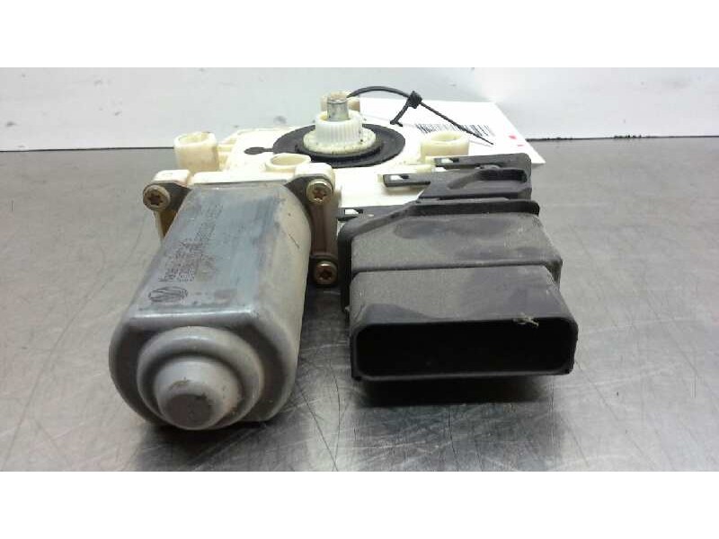 Recambio de motor elevalunas trasero derecho para seat leon (1m1) 1.9 tdi referencia OEM IAM F005S00060  