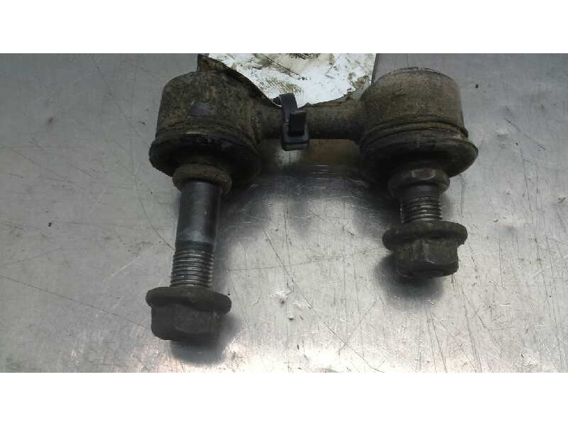 Recambio de bieleta estabilizadora delantera izquierda para kia carnival ii 2.9 cdri ex referencia OEM IAM   