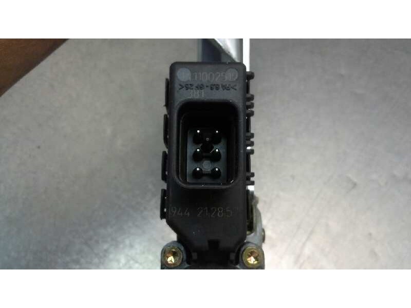 Recambio de elevalunas delantero derecho para opel zafira a elegance referencia OEM IAM 09118665  