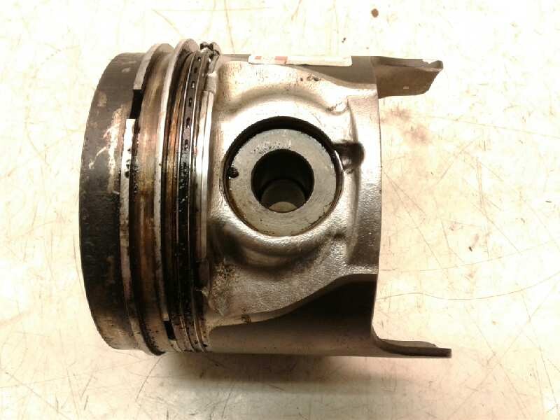 Recambio de piston para opel monterey ltd referencia OEM IAM 7691  