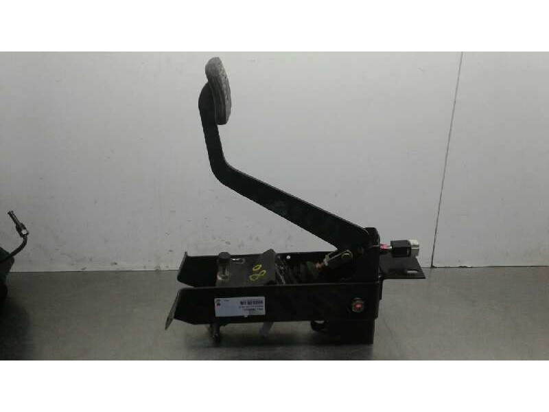 Recambio de pedal embrague para nissan atleon 110.56 referencia OEM IAM G07662  