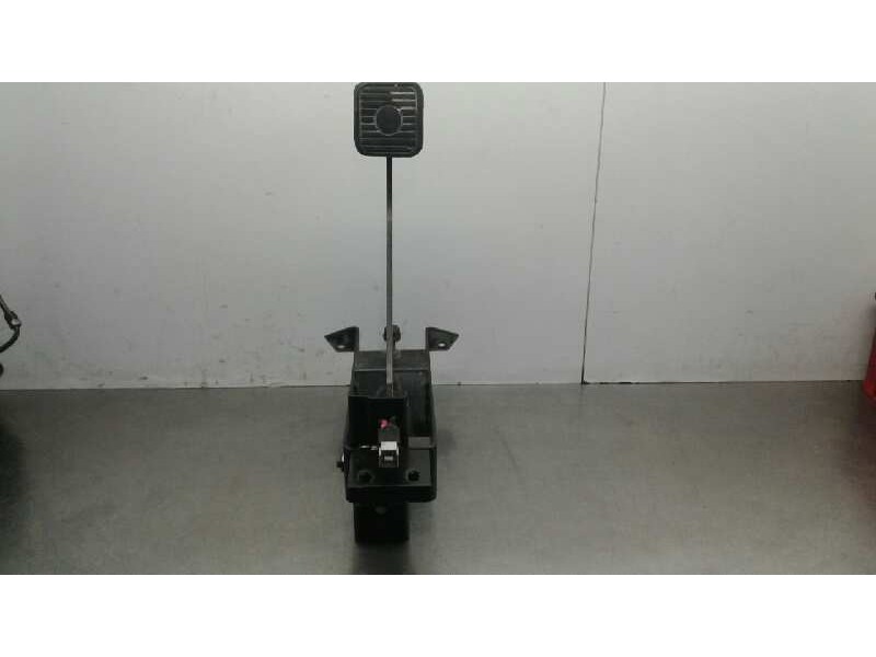 Recambio de pedal embrague para nissan atleon 110.56 referencia OEM IAM G07662  
