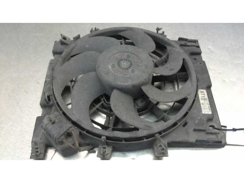 Recambio de electroventilador para opel zafira b family referencia OEM IAM 13147279 0130303302 