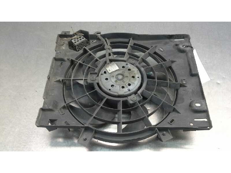 Recambio de electroventilador para opel zafira b family referencia OEM IAM 13147279 0130303302 