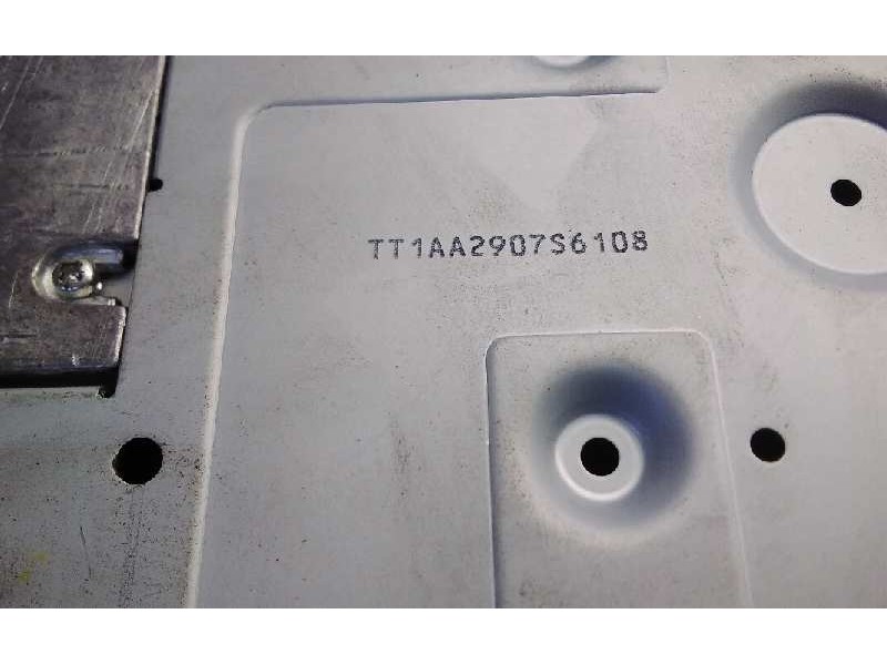 Recambio de sistema audio / radio cd para chrysler grand voyager lx referencia OEM IAM TT1AA2907S6108  