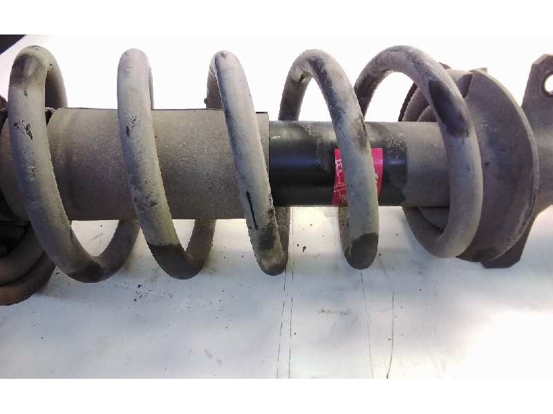 Recambio de amortiguador delantero derecho para renault trafic combi (ab 4.01) 2.0 dci diesel fap cat referencia OEM IAM 40526  