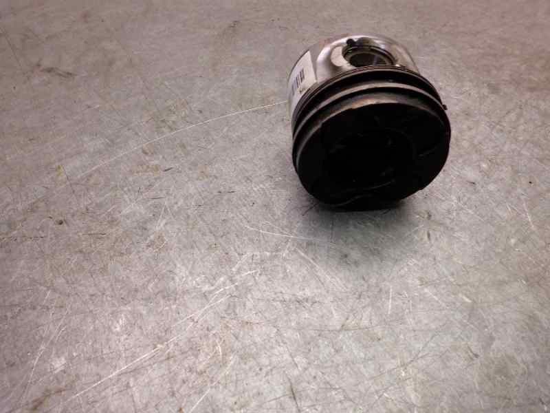 Recambio de piston para citroen c4 berlina 1.6 16v hdi referencia OEM IAM   119975