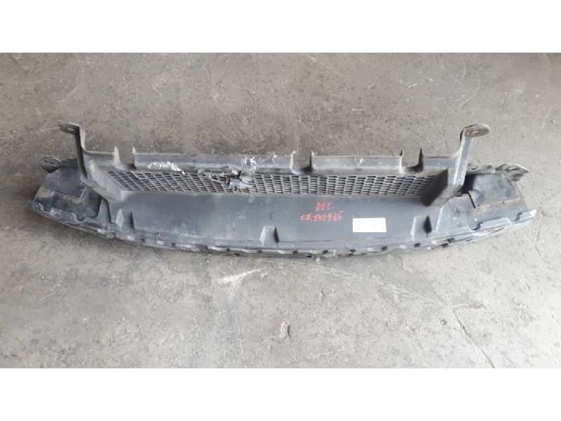 Recambio de refuerzo paragolpes delantero para chrysler grand voyager lx referencia OEM IAM 05113162AA  