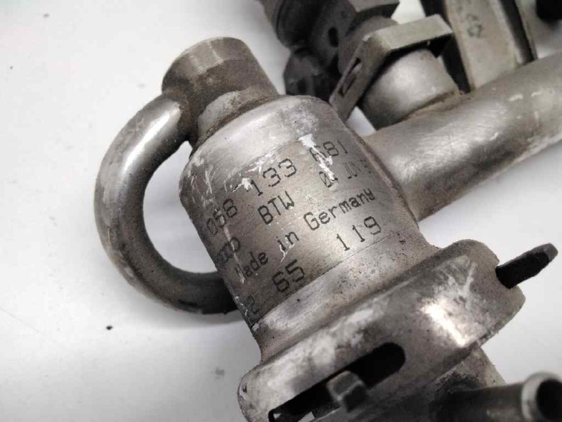 Recambio de rampa inyectora para volkswagen passat berlina (3b2) básico referencia OEM IAM 058133681  