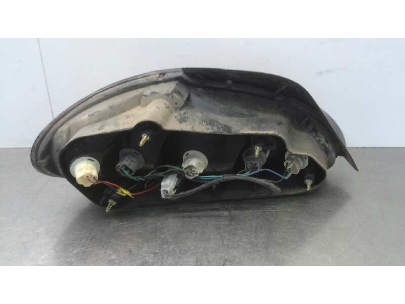 Recambio de piloto trasero derecho para hyundai lantra berlina (rd) 1.6 gls referencia OEM IAM   