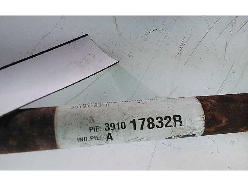 Recambio de transmision delantera izquierda para dacia sandero laureate referencia OEM IAM 391017822R  