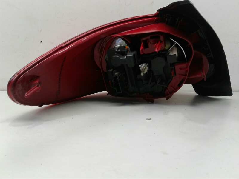 Recambio de piloto trasero derecho para peugeot 206 berlina xt referencia OEM IAM 6351P1  