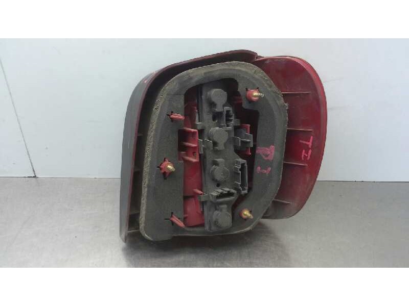 Recambio de piloto trasero izquierdo para volkswagen polo berlina (6n2) trendline referencia OEM IAM   