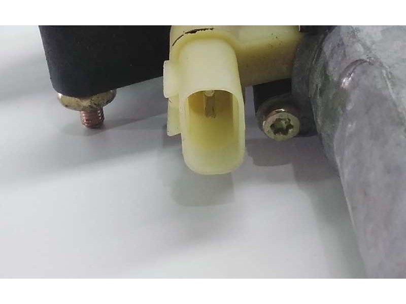 Recambio de elevalunas trasero derecho para kia rio 1.6 emotion referencia OEM IAM 05F099533  