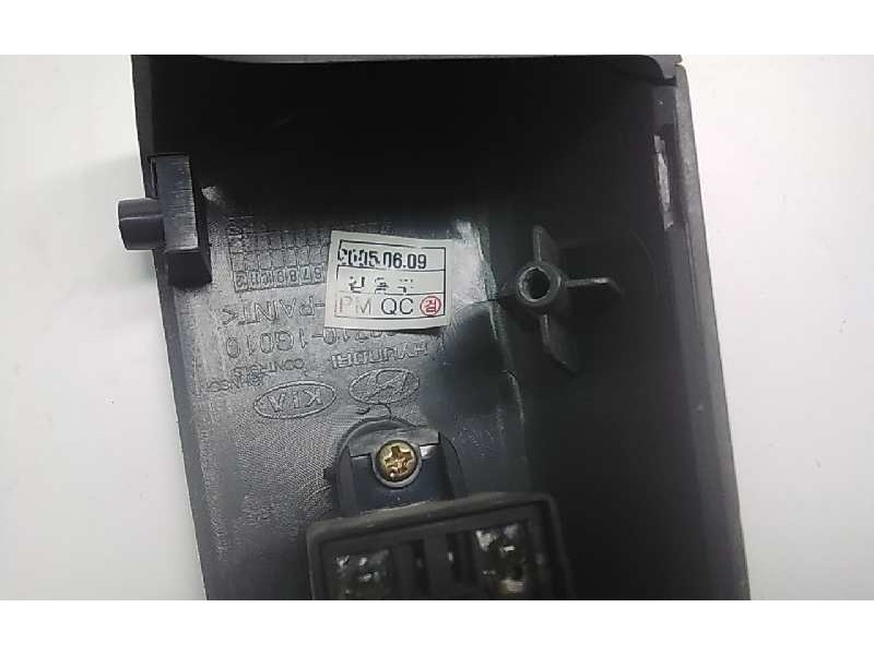 Recambio de mando elevalunas trasero izquierdo para kia rio 1.6 emotion referencia OEM IAM 935811G001  