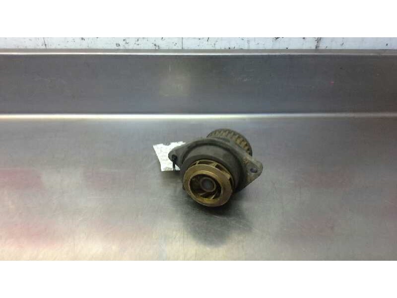 Recambio de bomba agua para volkswagen polo (9n1) 1.4 16v referencia OEM IAM   120885