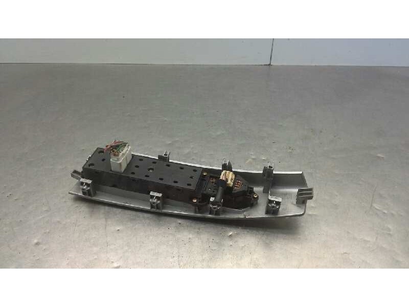 Recambio de mando elevalunas delantero izquierdo para hyundai santa fe (bm) 2.2 crdi comfort 4x4 referencia OEM IAM   