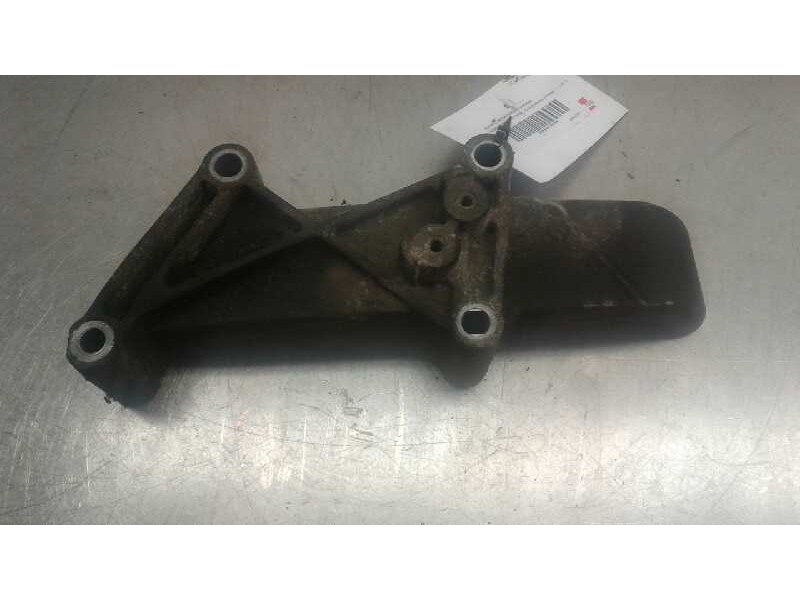 Recambio de soporte motor derecho superior para renault master ii phase 2 caja cerrada 2.5 diesel referencia OEM IAM 8200213875 