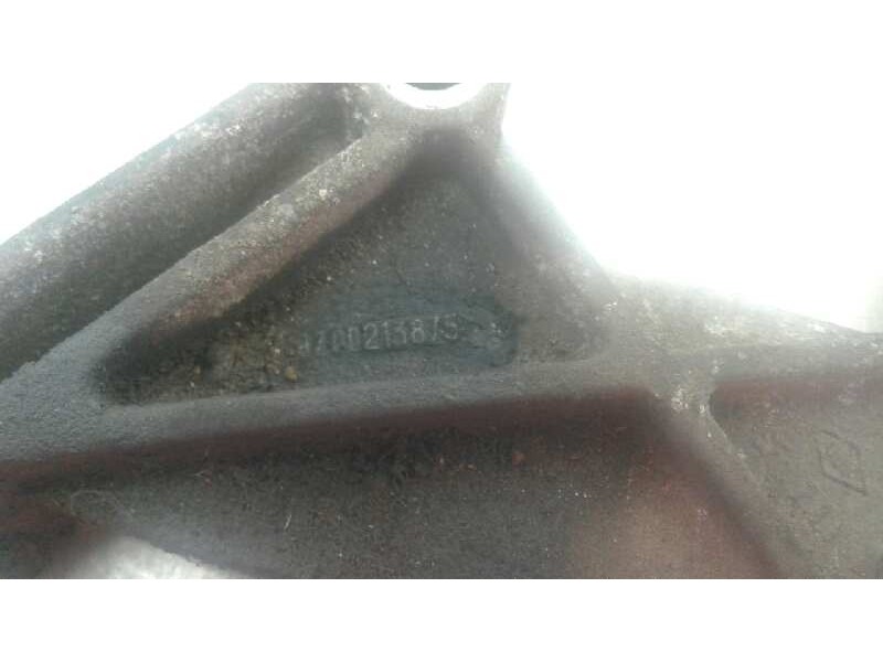 Recambio de soporte motor derecho superior para renault master ii phase 2 caja cerrada 2.5 diesel referencia OEM IAM 8200213875 