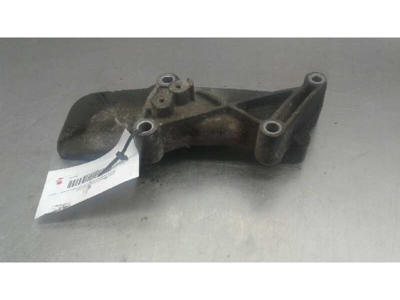 Recambio de soporte motor derecho superior para renault master ii phase 2 caja cerrada 2.5 diesel referencia OEM IAM 8200213875 