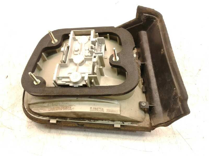 Recambio de piloto trasero derecho para lancia k lancia k referencia OEM IAM 29310202R  