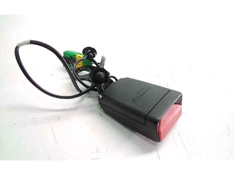 Recambio de enganche delantero izquierdo para dacia sandero laureate referencia OEM IAM 878172680R  