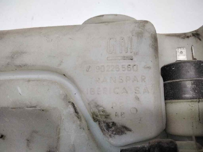 Recambio de deposito limpia para opel corsa a swing referencia OEM IAM 90226560  
