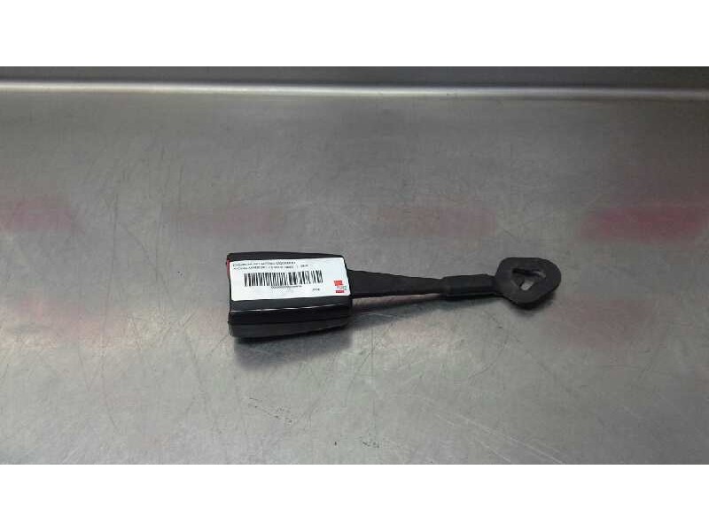 Recambio de enganche delantero izquierdo para audi a4 avant (8e) 2.5 tdi (114kw) referencia OEM IAM   