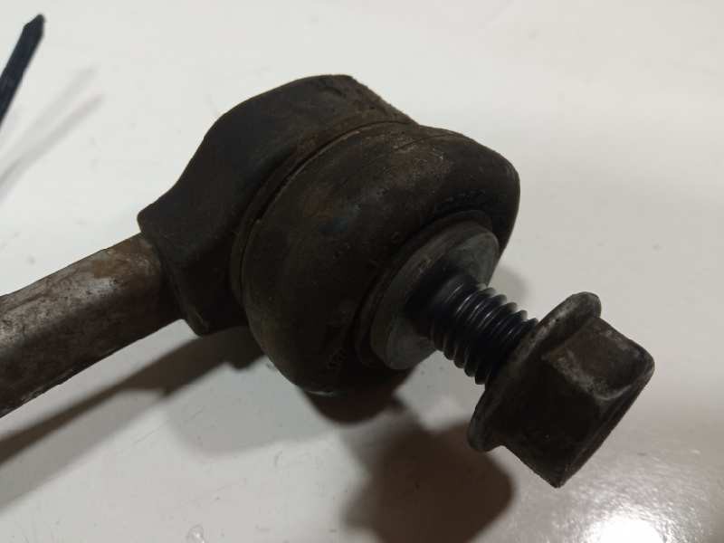 Recambio de bieleta estabilizadora delantera derecha para seat arona style edition referencia OEM IAM   