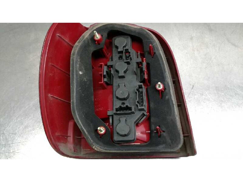 Recambio de piloto trasero derecho para volkswagen polo berlina (6n2) conceptline referencia OEM IAM 6N0945096H  