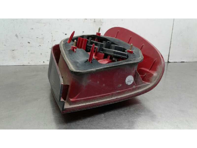 Recambio de piloto trasero izquierdo para volkswagen polo berlina (6n2) conceptline referencia OEM IAM 6N0945095H  