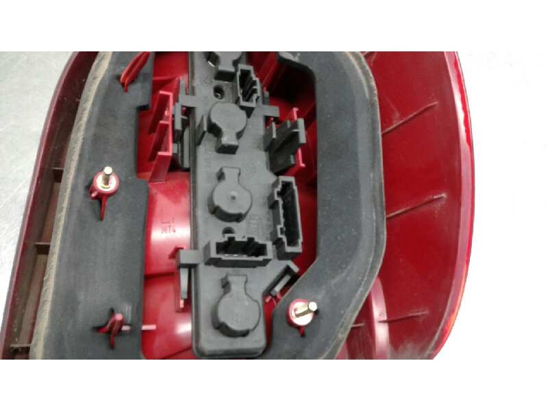 Recambio de piloto trasero izquierdo para volkswagen polo berlina (6n2) conceptline referencia OEM IAM 6N0945095H  