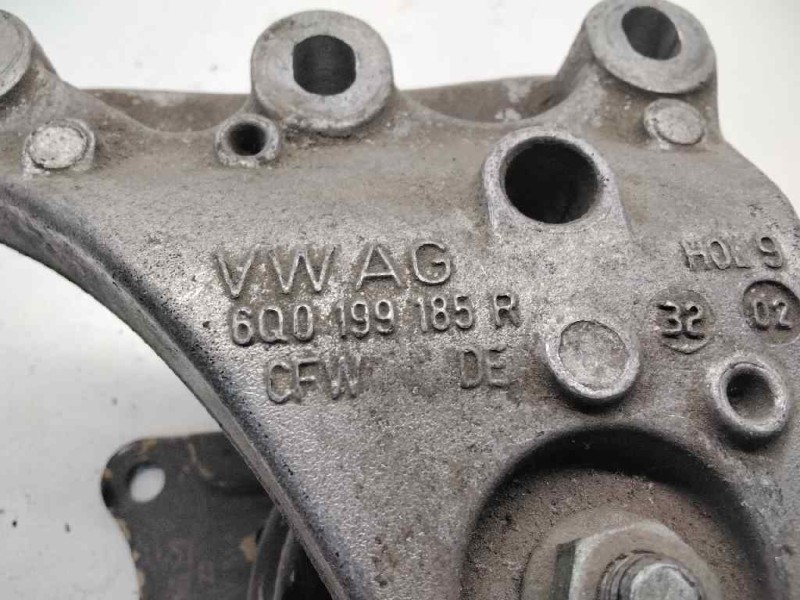 Recambio de soporte motor derecho superior para seat ibiza (6l1) 1.9 sdi referencia OEM IAM 6Q0199185R  