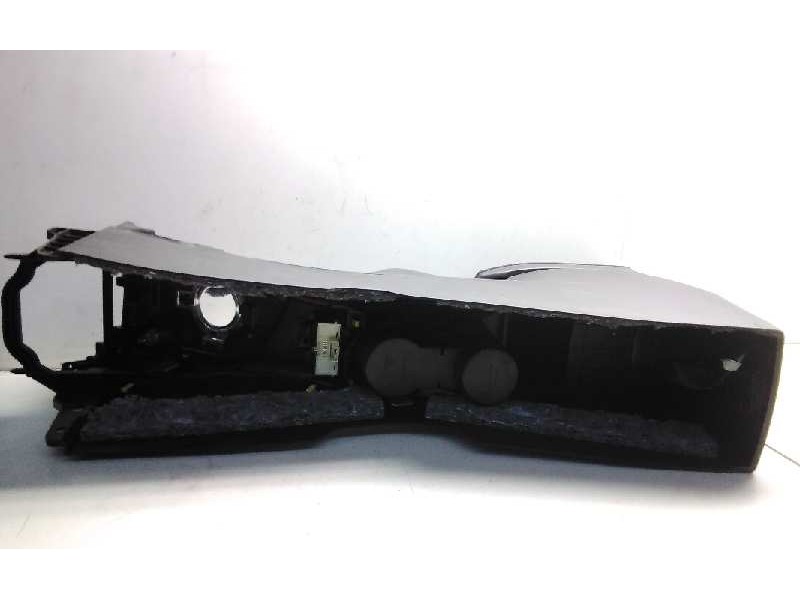 Recambio de consola central para toyota auris hybrid active referencia OEM IAM 5882202230  