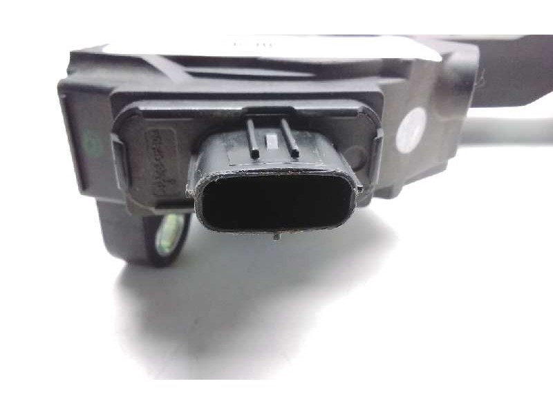 Recambio de pedal acelerador para toyota auris hybrid active referencia OEM IAM 7811002120  