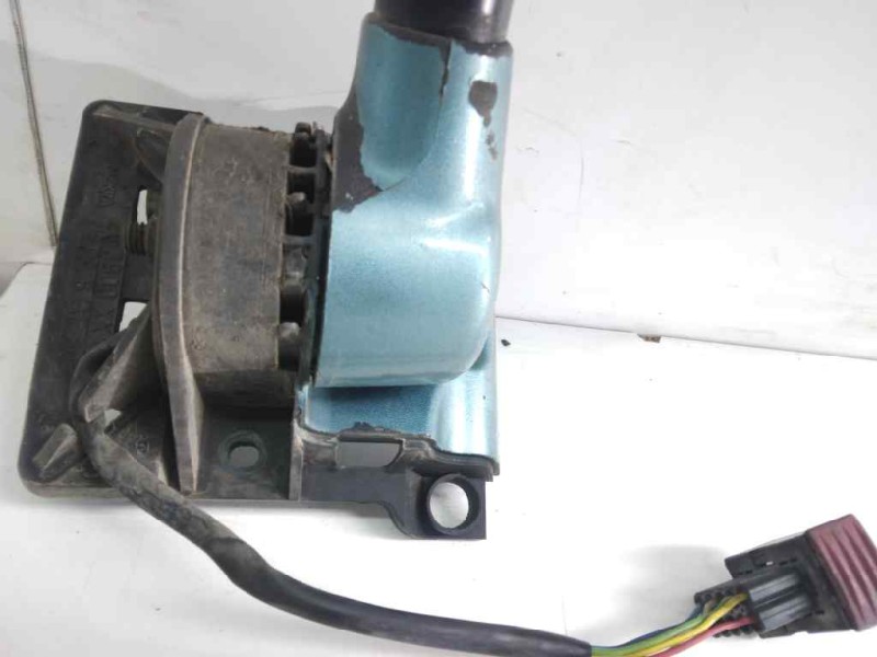 Recambio de retrovisor izquierdo para renault premium route 2006 fas 4x2 larga distancia referencia OEM IAM   