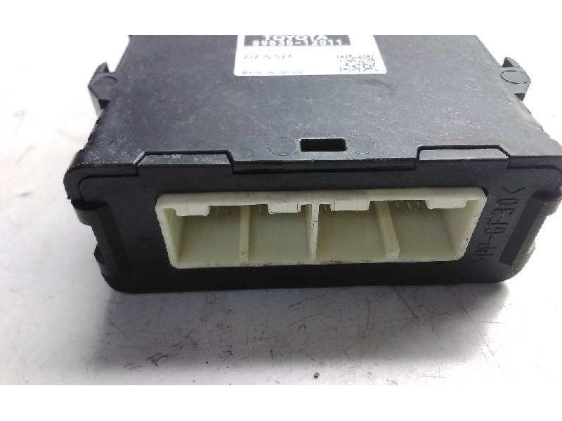 Recambio de centralita control transmision para toyota auris hybrid active referencia OEM IAM 895356000  