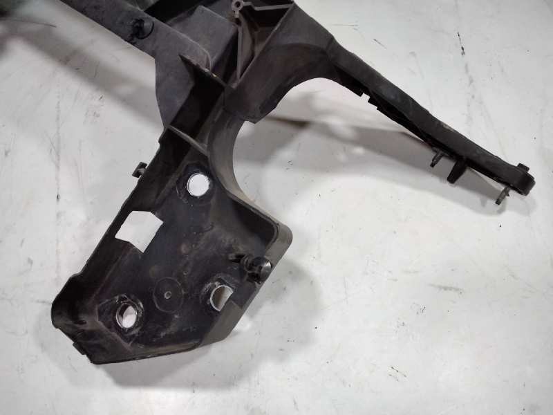 Recambio de panel frontal para renault clio grandtour dynamique referencia OEM IAM 82002P0143  