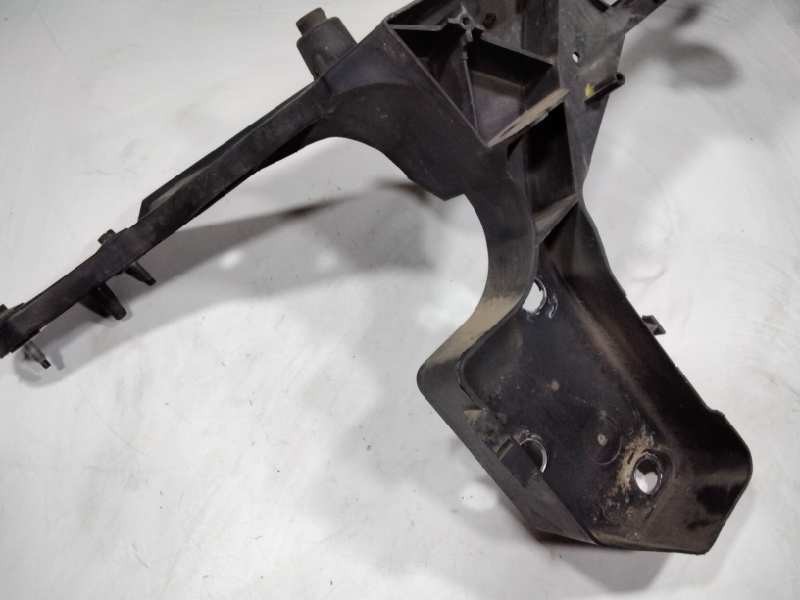 Recambio de panel frontal para renault clio grandtour dynamique referencia OEM IAM 82002P0143  