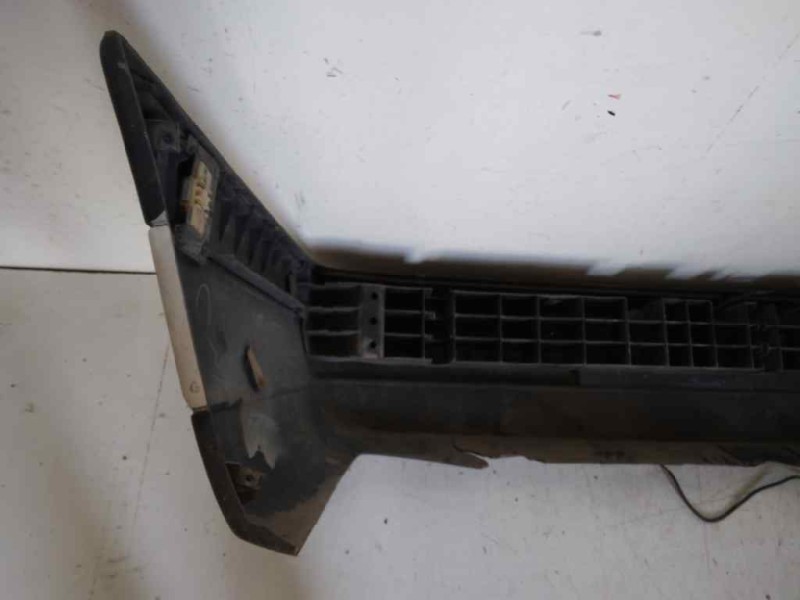 Recambio de paragolpes trasero para peugeot 405 berlina sri exclusive referencia OEM IAM   