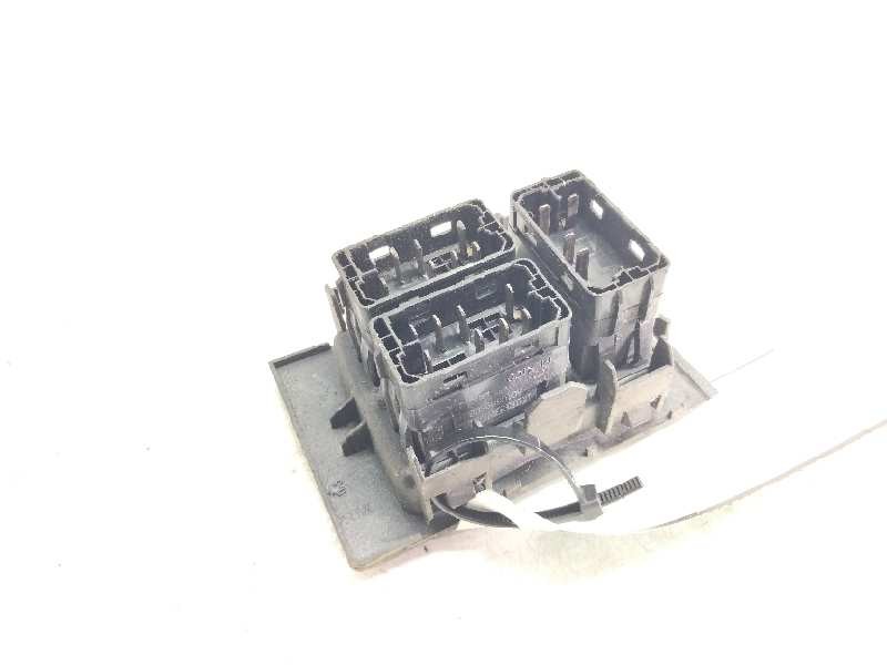 Recambio de mando elevalunas delantero izquierdo para renault premium route 2006 fas 4x2 larga distancia referencia OEM IAM   